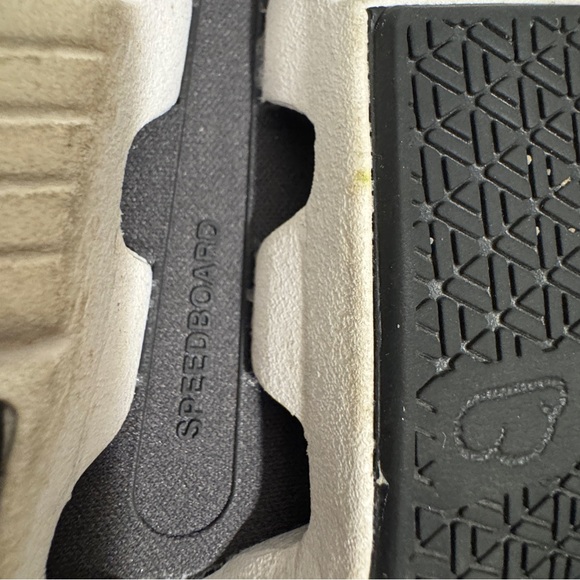 On Running Cloudrift Running Shoe Men’s 9 Black/White Like New - Picture 13 of 15